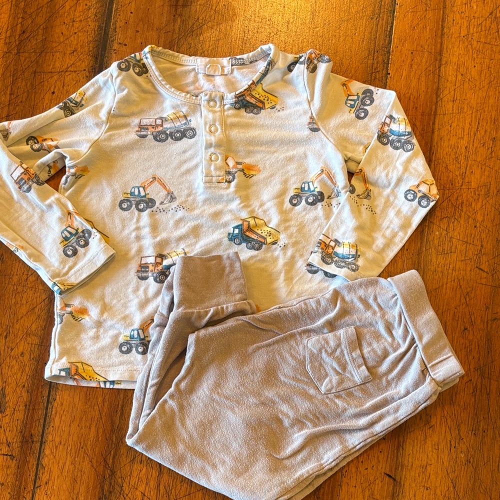 Angel Dear | Construction Print Pajama Set | 12-18 months